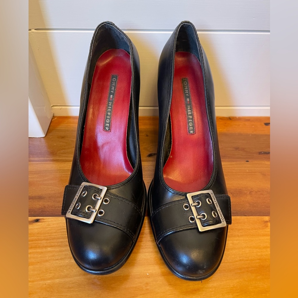 Vintage 2000s Tommy Hilfiger black heels Size 8